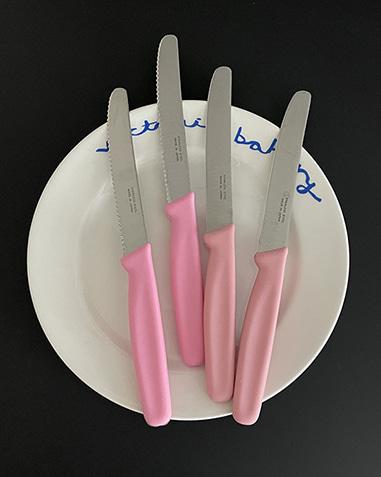 pink knife