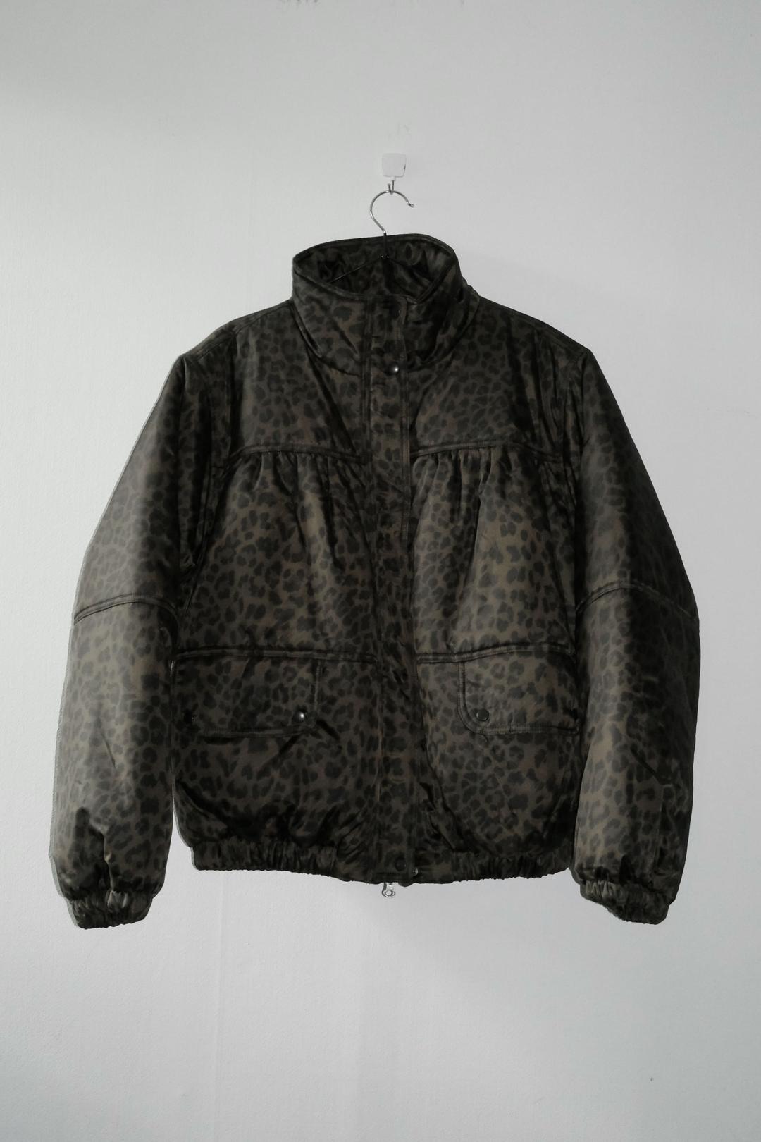 Dark khaki leo padding(레오파드 패딩)