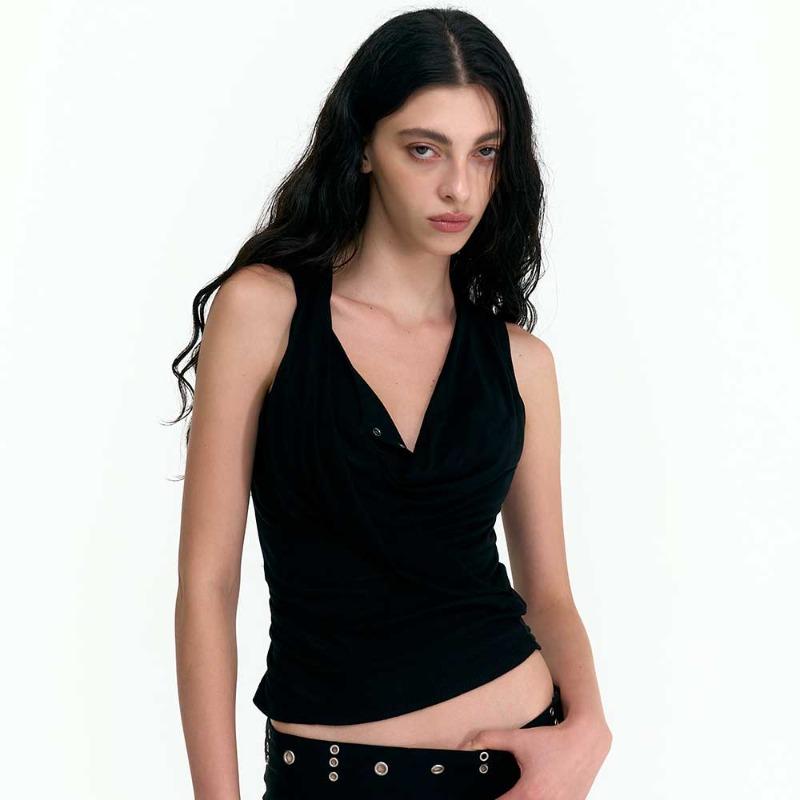 [8/27 예약배송] DRAPED HENLEY TANK (BLACK)
