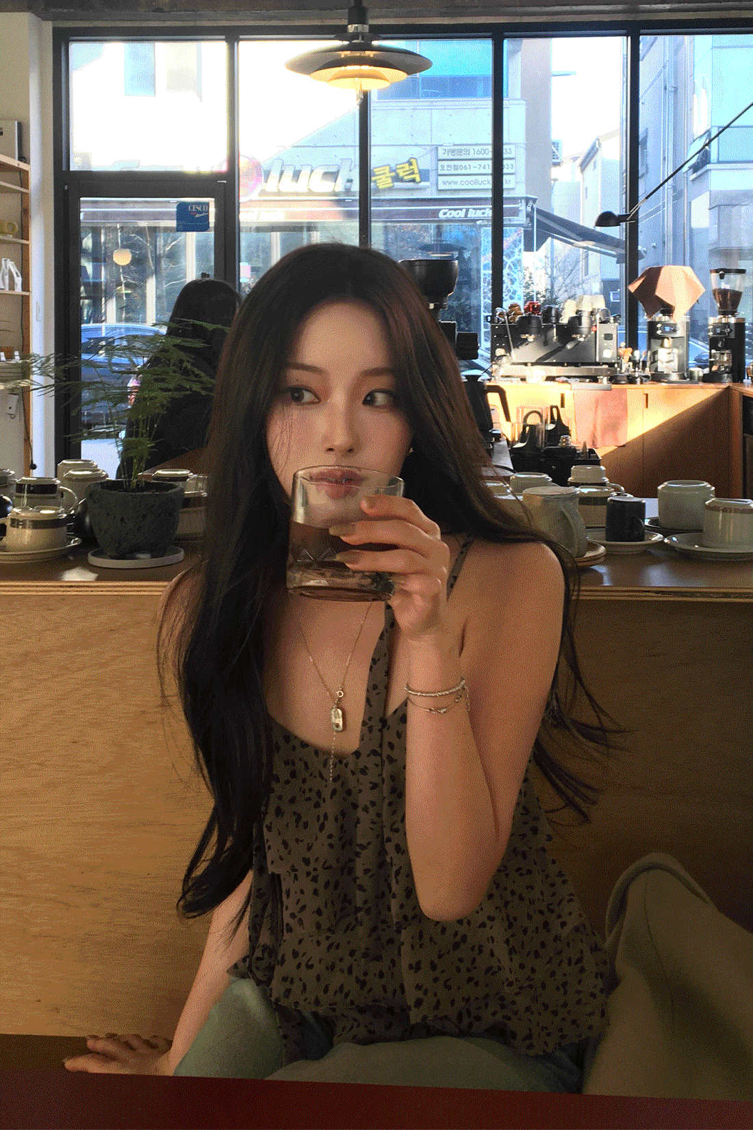 스웨븐제이 [스카프set/봄신상] 숄터 레오파드 쉬폰 타이 뷔스티에 - 2color