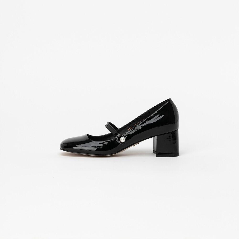 Flot Maryjane Pumps in Black Patent