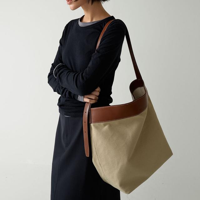 아밤 Avam Satin Mini Tote Bag Black - 위시버킷