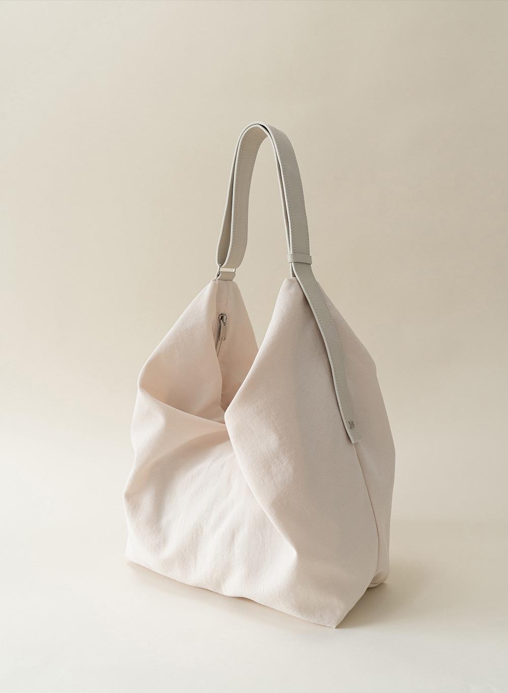 [순차출고][ESSENTIAL] 미아 Mia Oversized Bag Cream