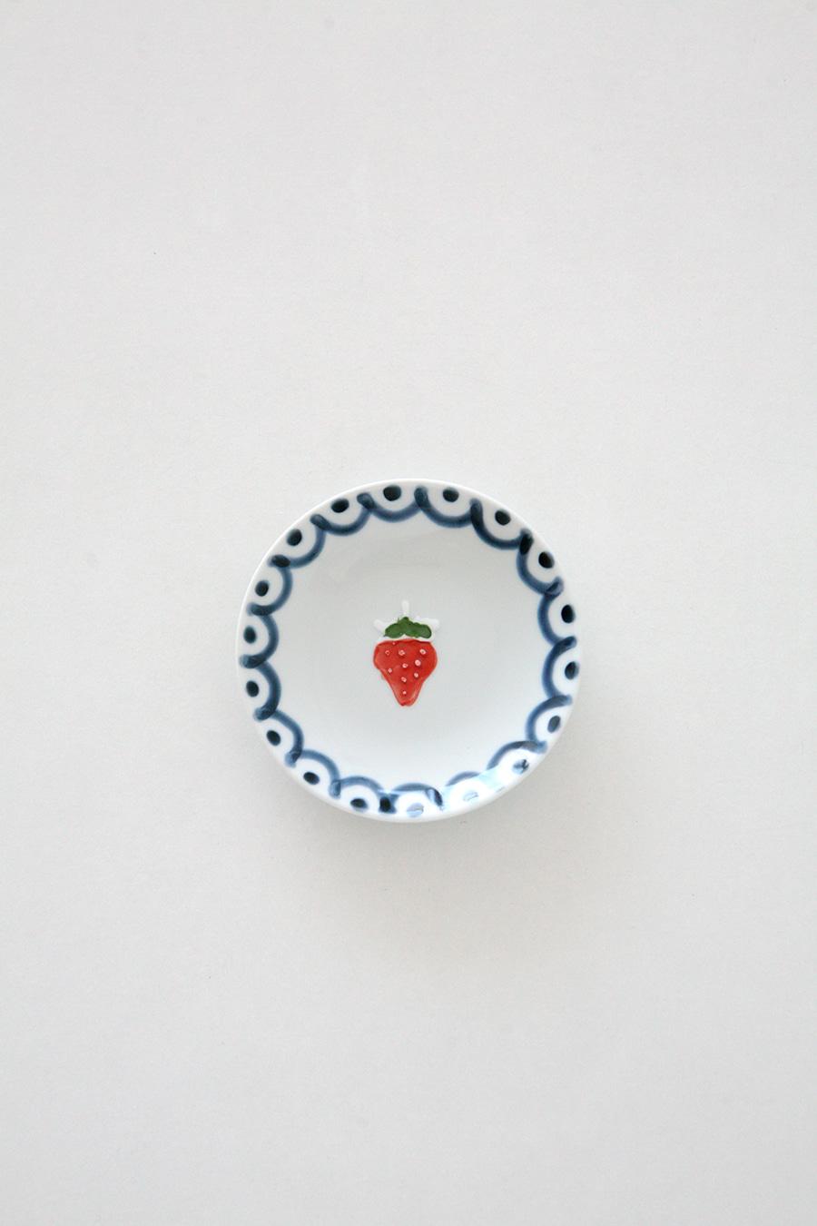 Nampu Hand painted  strawberry  콩 접시