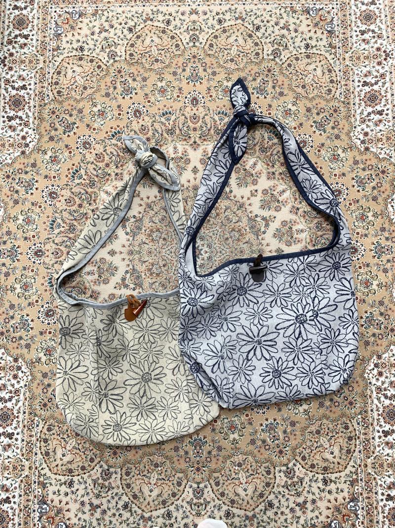 Sunflower toggle bag ( 2 color )