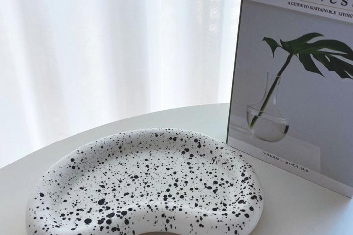 점박이 세라믹 소품함