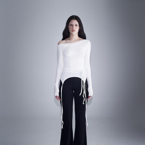 UNBALANCE SHOULDER T (WHITE)