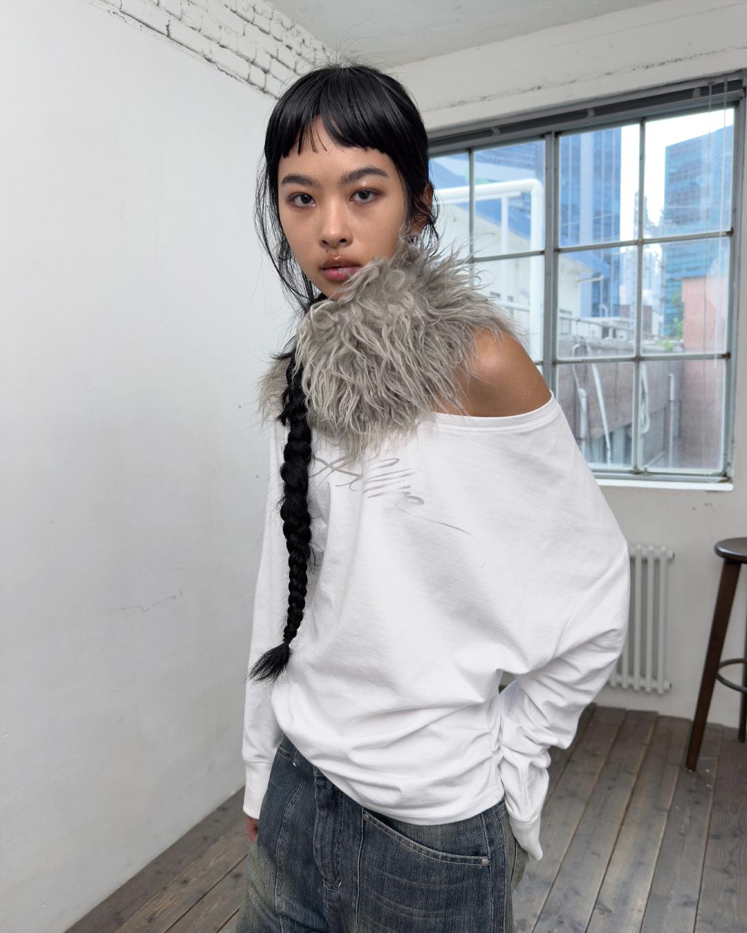 ONE-SHOULDER LONG SLEEVE T-SHIRT-IVORY