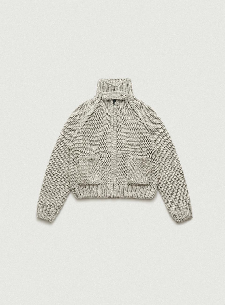 [9/23 14:00 Open] Grey Soap Zip-Up Knit Cardigan