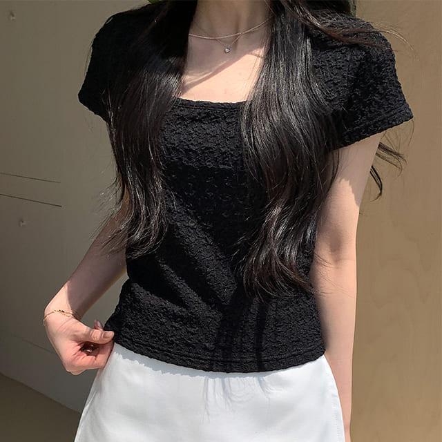 [1+1] 하프크림 펀칭 스퀘어 반팔 티셔츠