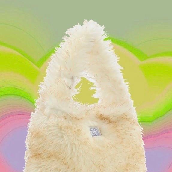[안유진님 착용] Long furry hair bag _ ivory