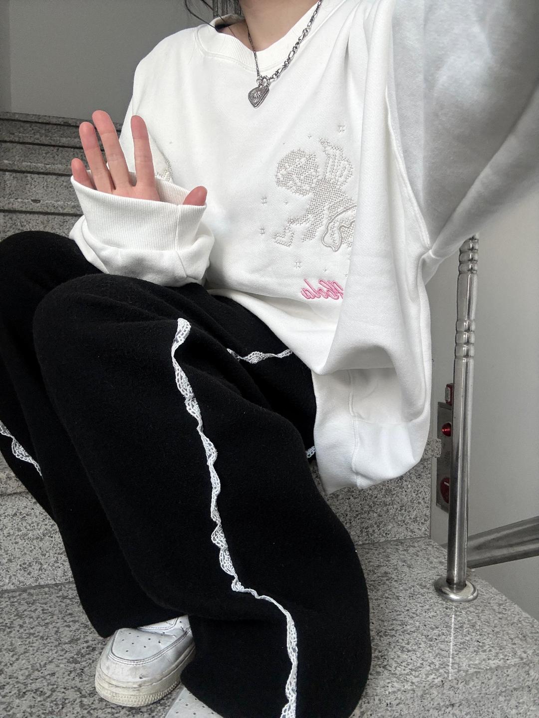 히니츠키 큐피트 밀크 양기모 오버핏 맨투맨