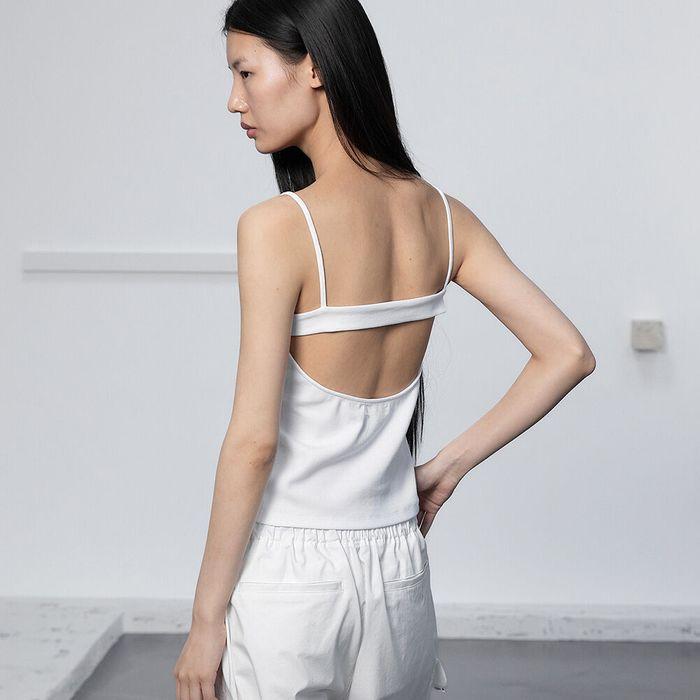BACK CUT-OUT SLEEVELESS / WHITE