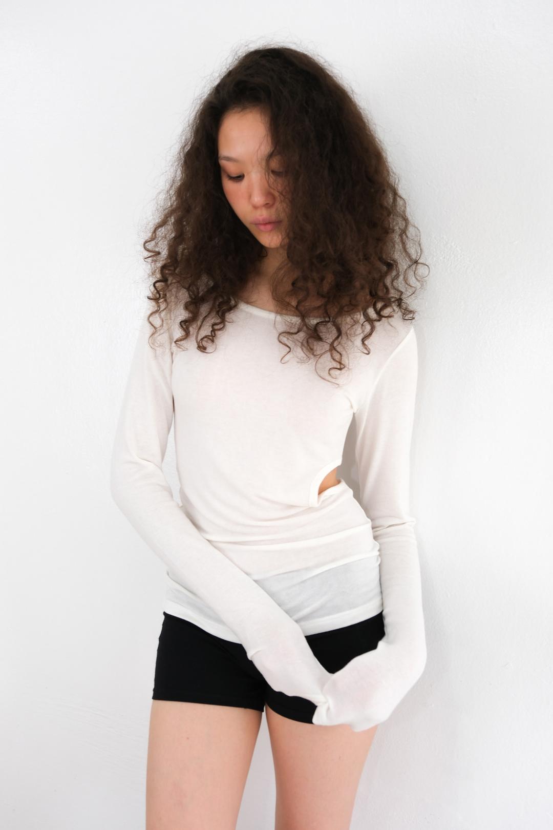 [PRE-ORDER] Cutout long sleeved T *Ivory