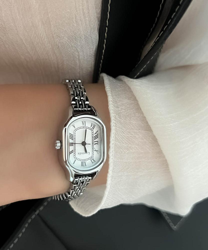 라운드 오벌 실버 메탈 시계