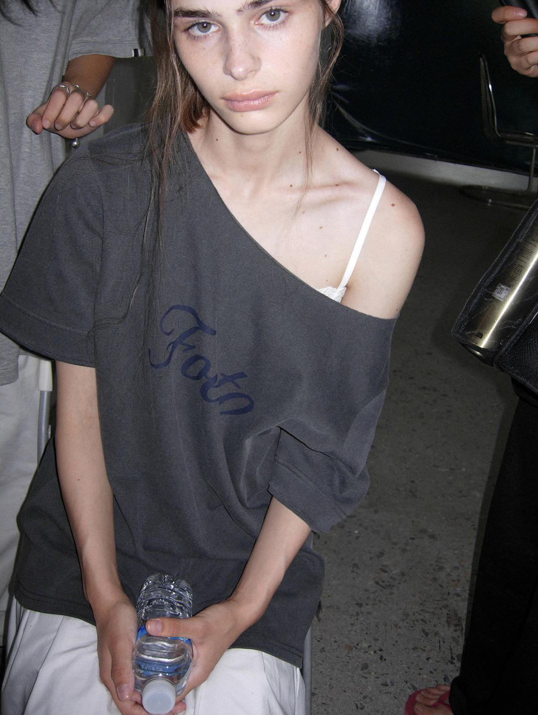 [2nd] Vintage pigment off-shoulder tee - charcoal