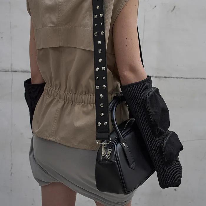 STUD-STRAP BAG (BLACK)
