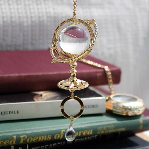 날씨에 따라 결정이 바뀌는 신비로운 스톰글라스 오브제