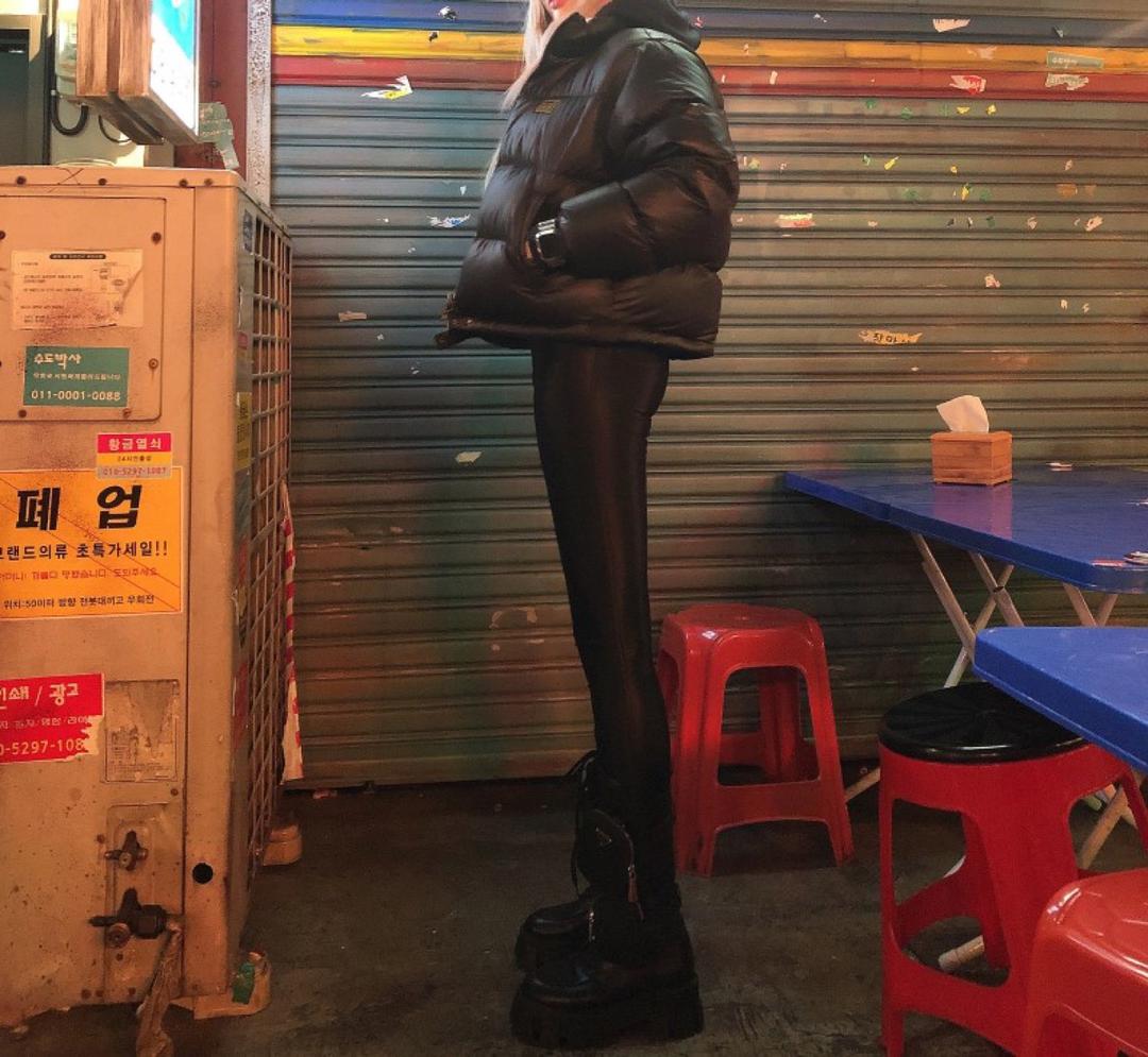 스컬프터 화이트덕다운 숏패딩