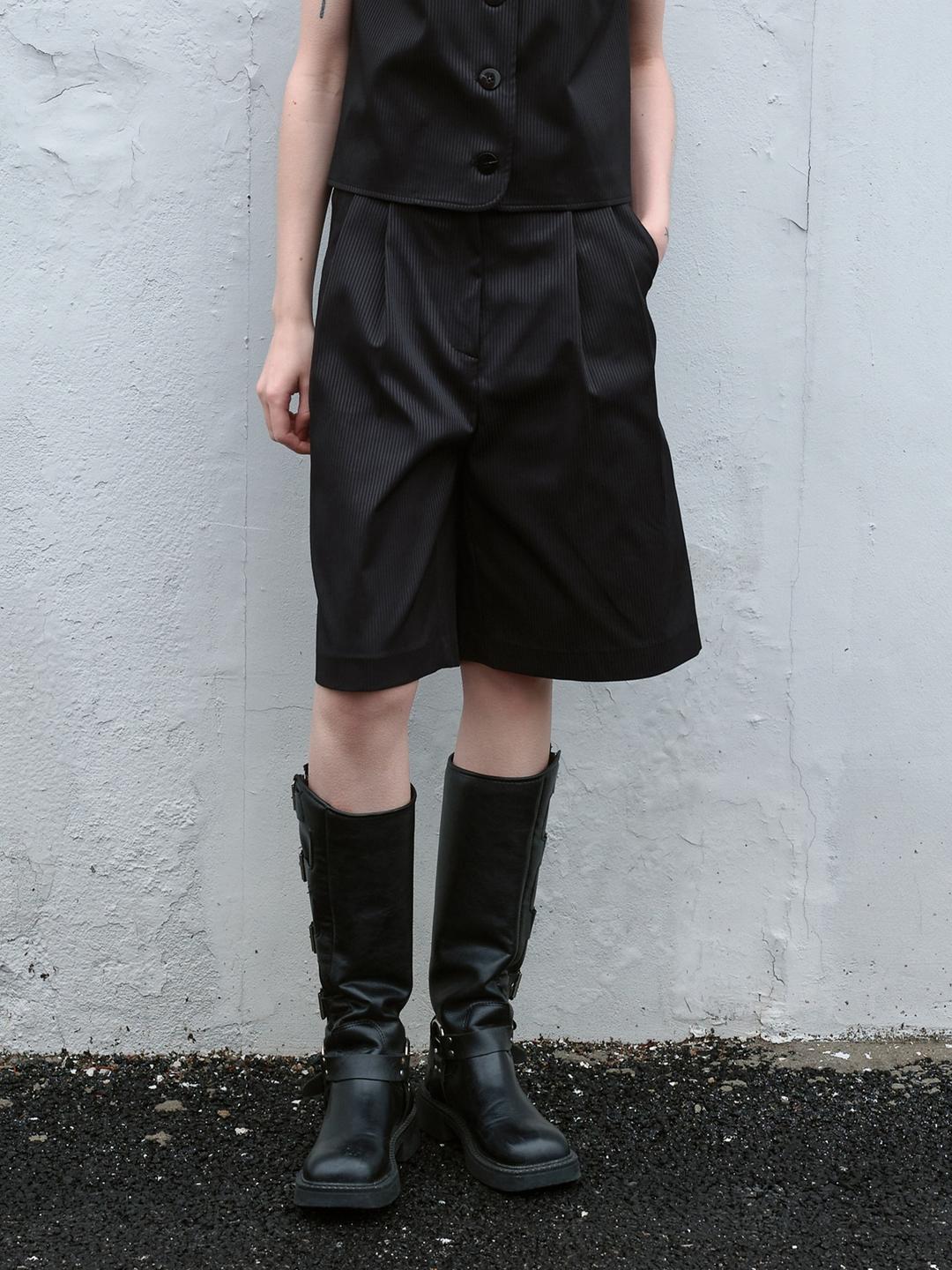 STRIPED JACQUARD HALF PANTS (black)