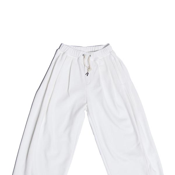 WIDE FIT TWO-TUCK PLEATS SWEAT PANTS_WHITE