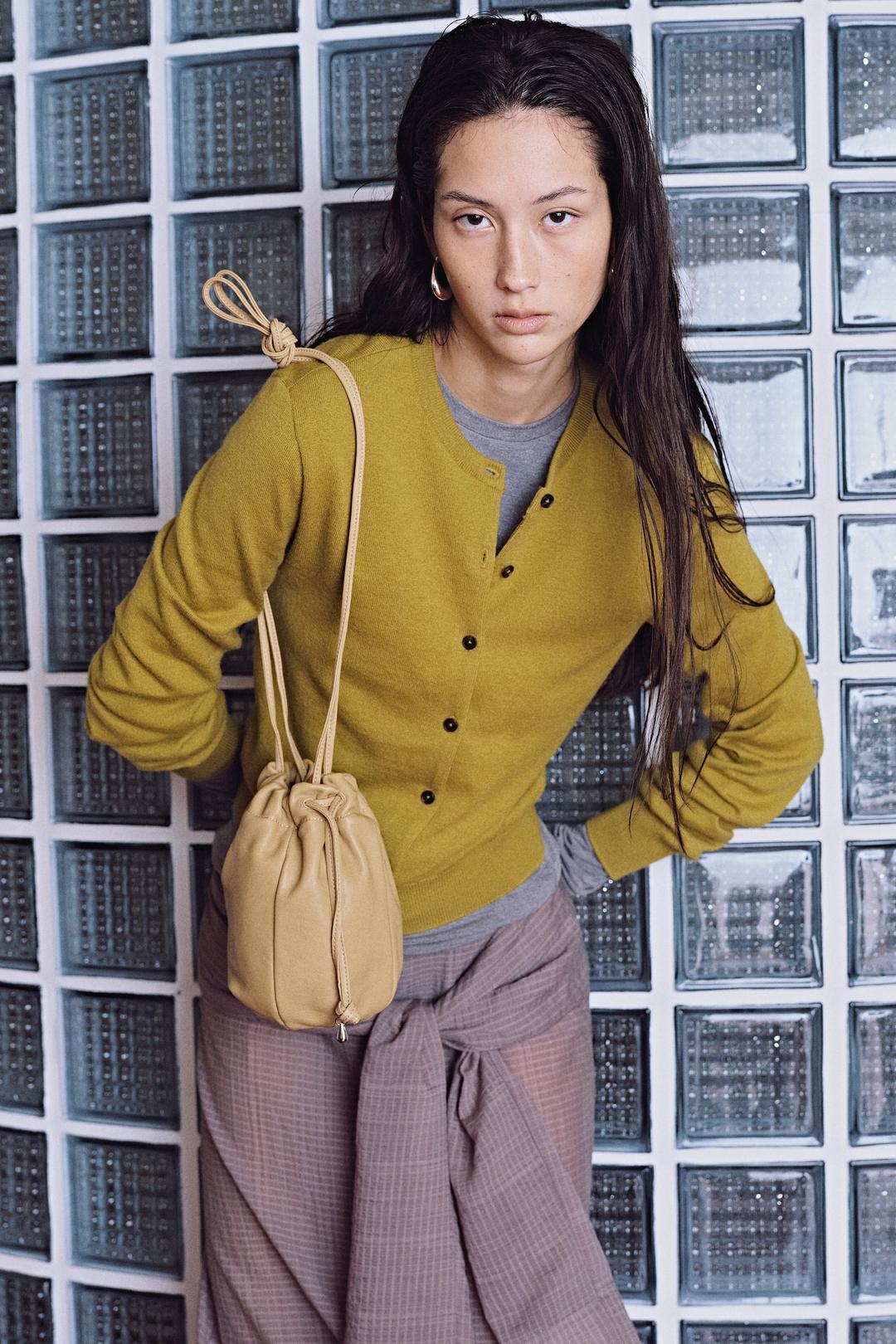 [ESSENTIAL] Round Neck Basic Cardigan D121_2color