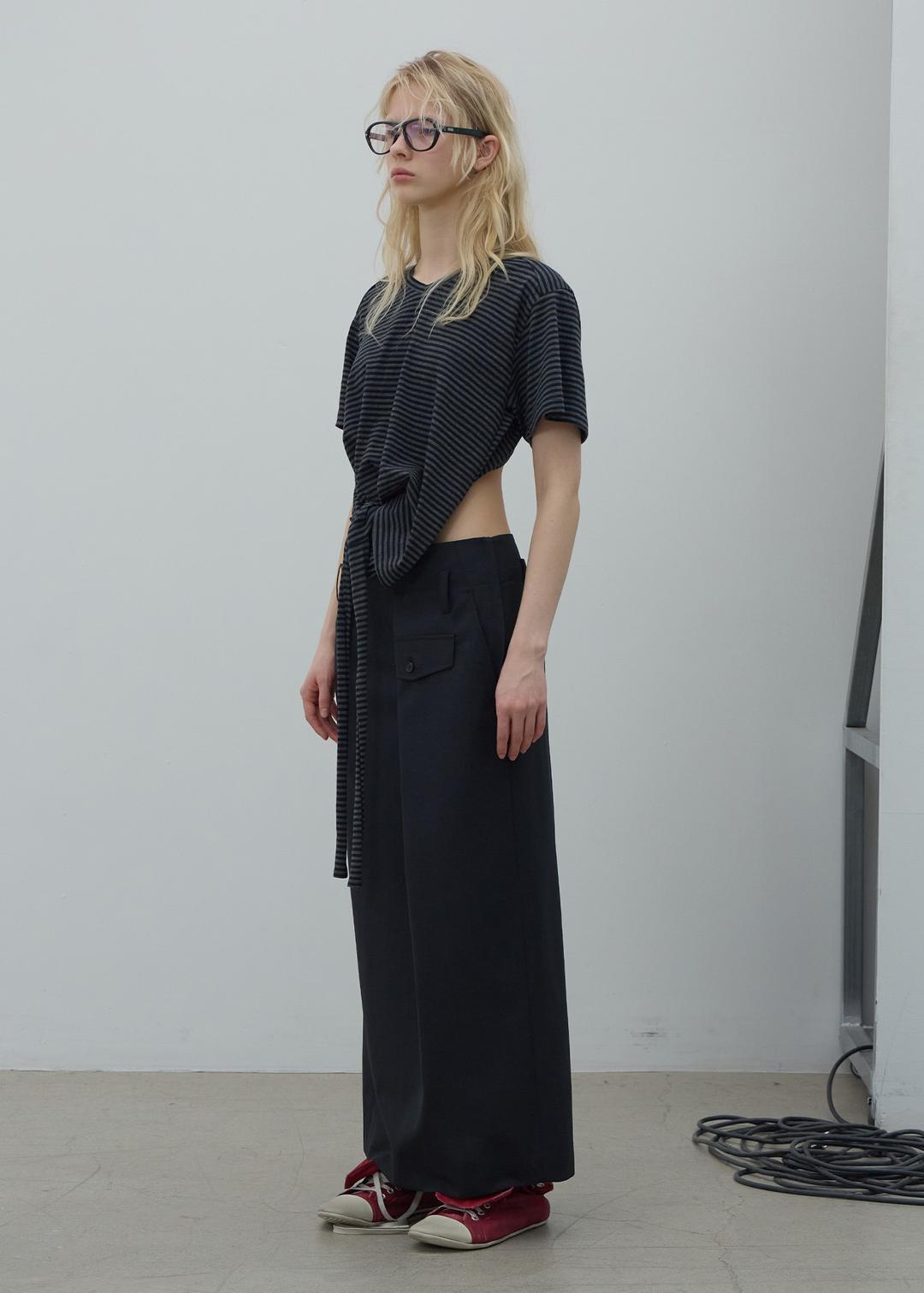 BACK SLIT V-NECK TOP (DARK GREY)