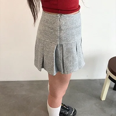 cookie pleated mini skirt