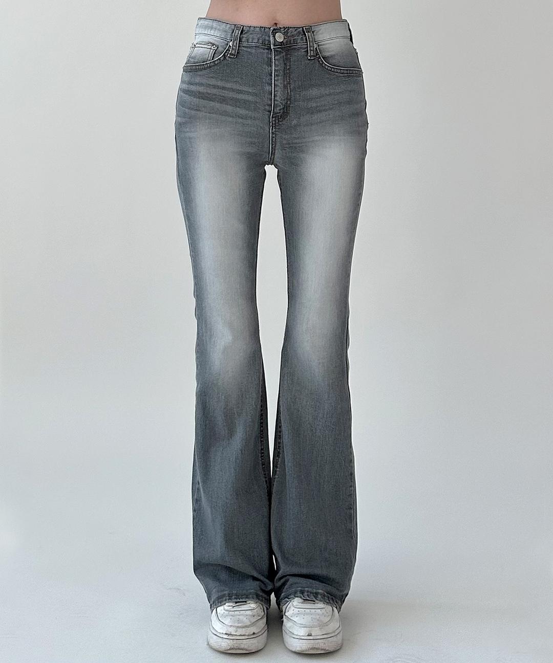 라이트 그레이쉬 부츠컷 데님