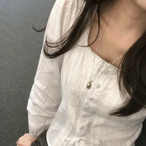 [인기폭주💜] 나스 리본 스퀘어넥 레이스 블라우스