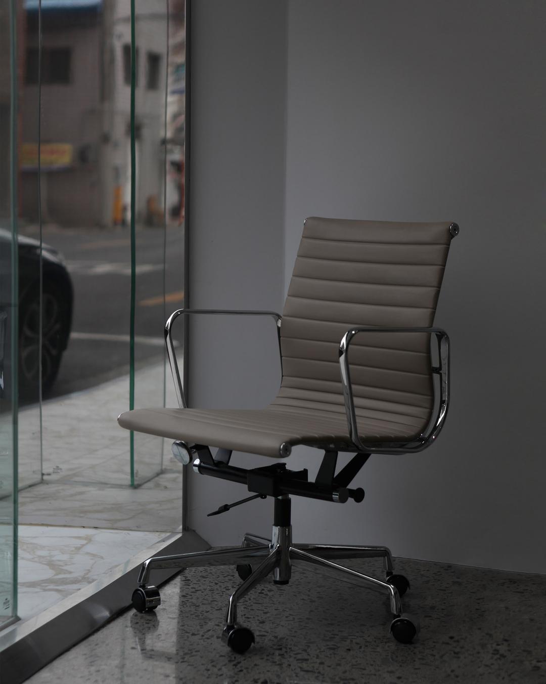 Flowing Furniture, office chair