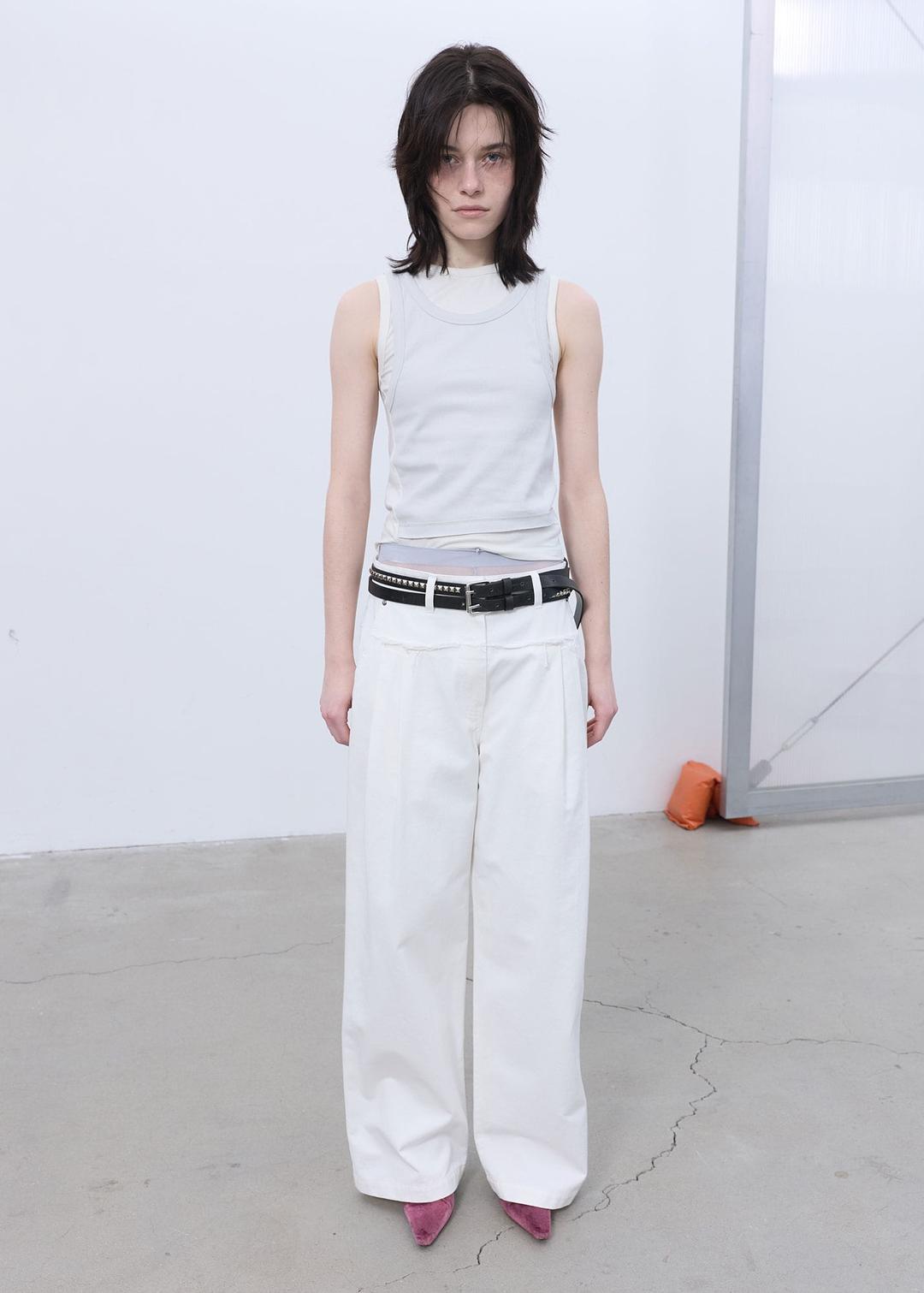 DOUBLE LAYERED SLEEVELESS TOP (WHITE)