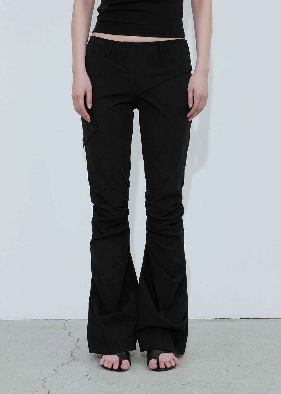 KNEE SHIRRING BOOTCUT PANTS, BLACK