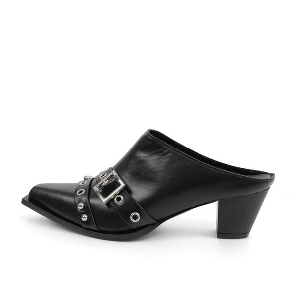 Bold strap mule