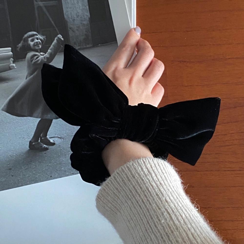 이 화 [벨벳 리본 스크런치, velvet ribbon scrunchie]