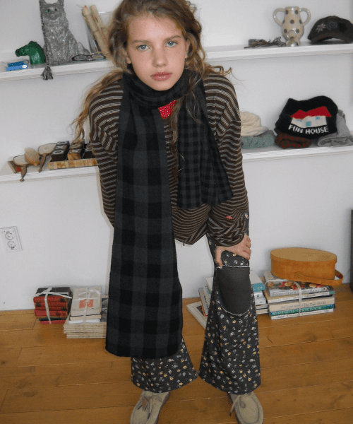 Twin-Check Scarf, Black