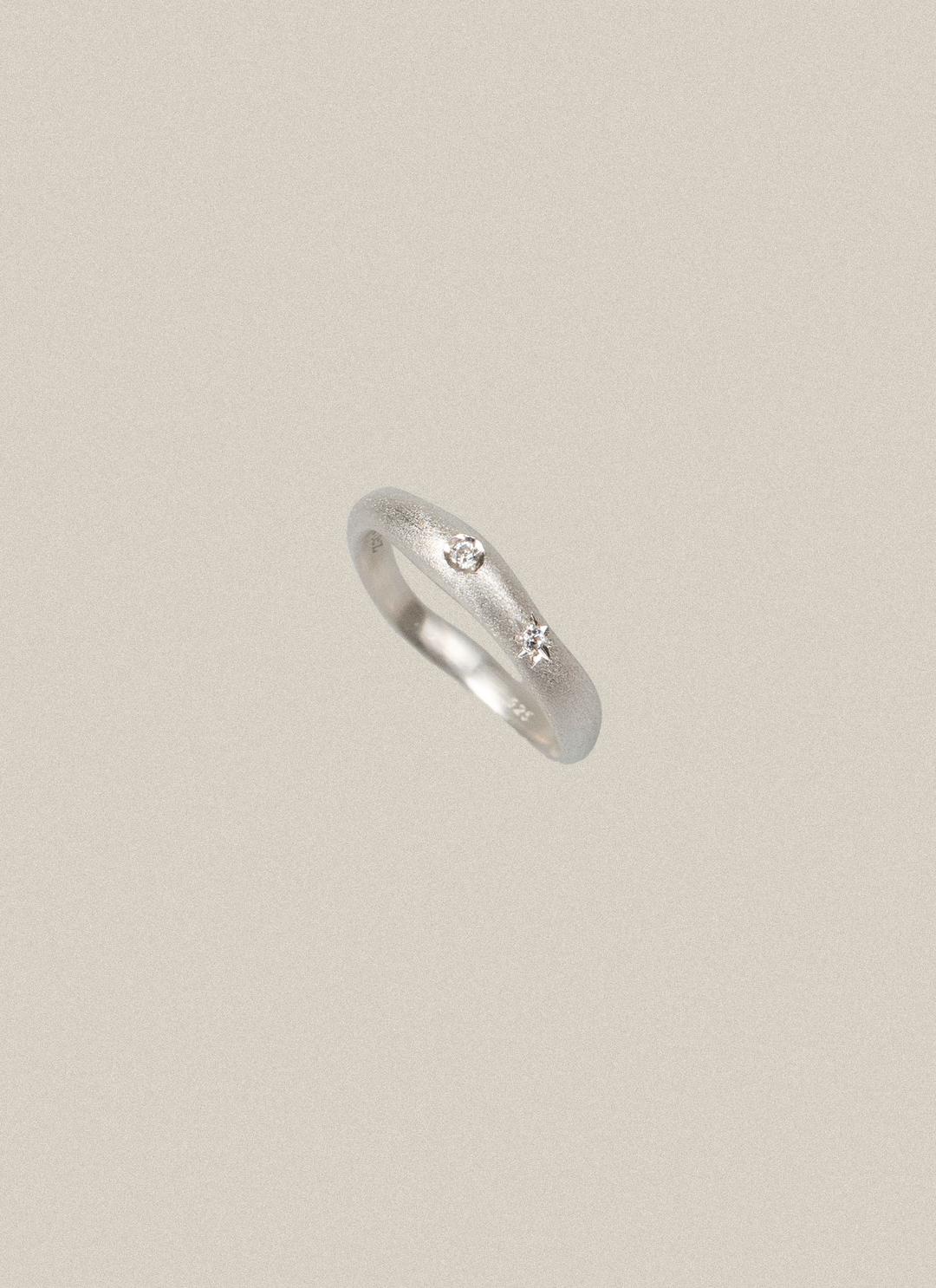 Stella Wave Ring