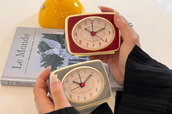 빈티지 탁상 알람 시계 미니 집들이 선물 탁상용 인테리어 소품 건전지 시계