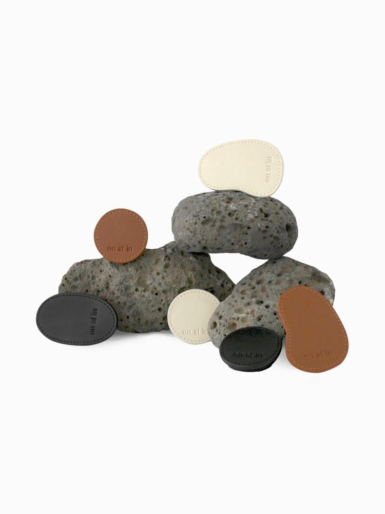 가죽그립톡 가죽 감성 조약돌 비정형 그립 톡 스마트톡 팝핑톡 휴대폰 거치대 거치 핸드폰 케이스 무드 쉐입 온앳인 (mood shape tok)