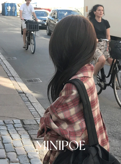 [얼리어텀 15%🤎] [MADE] 딸기 크림치즈 셔츠 (1color)