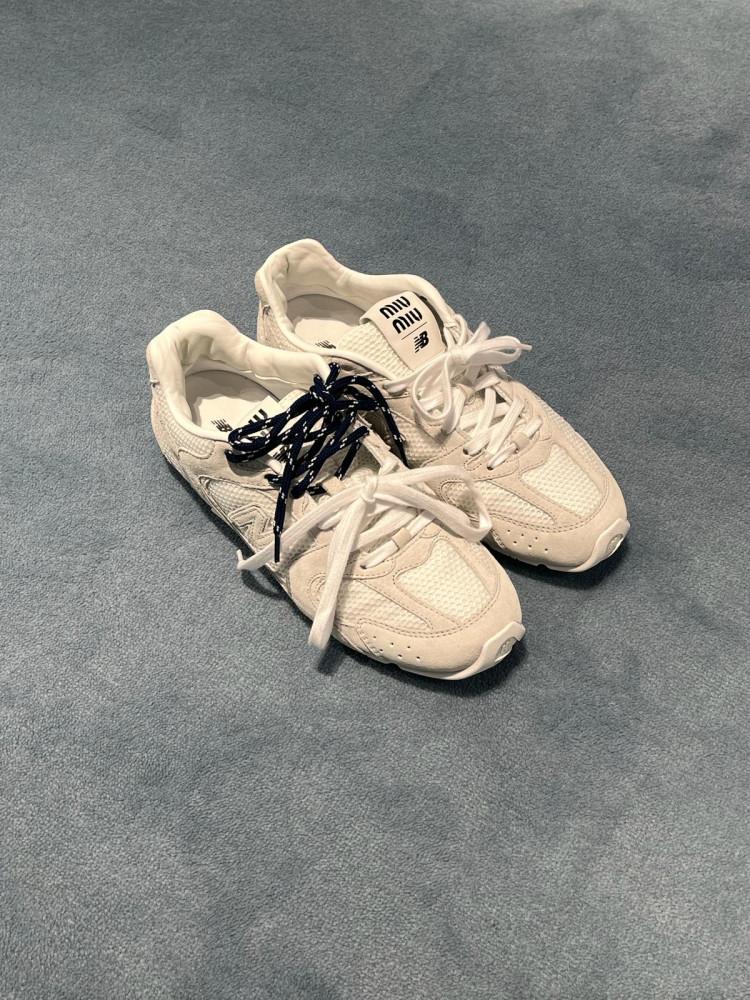 마켓 렘스 [미우미우] 미우미우 뉴발란스 운동화 3 컬러