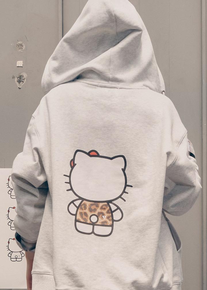 [GUESS X HELLO KITTY] 후드 집업_LIGHT GREY - 게스코리아