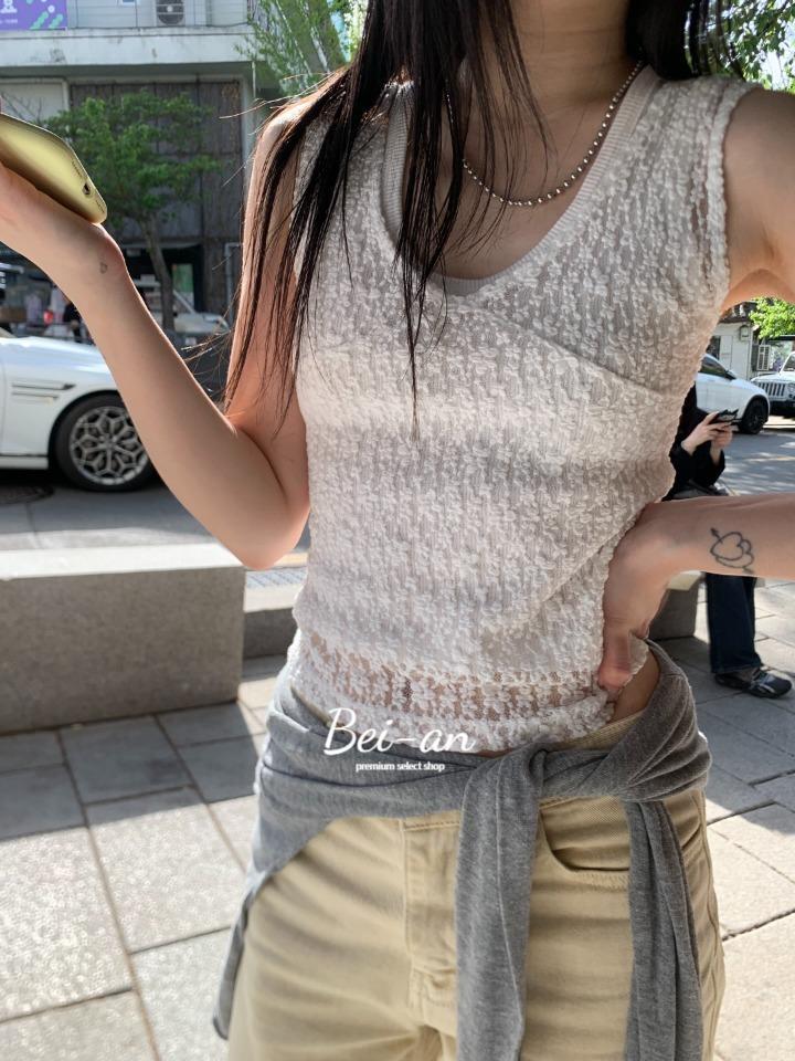 바이안 HAUS 하우스 레이스 레이어드 슬리브리스 브이넥 민소매 시스루 나시 (2 color)