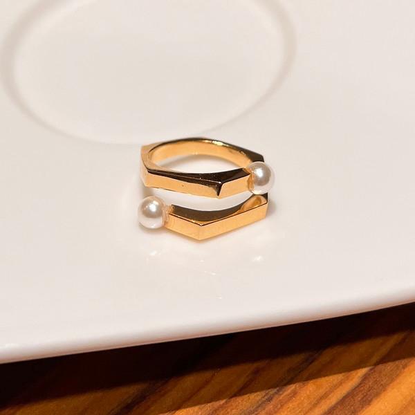 Gryphin Pearl Ring