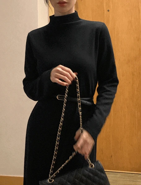 멜팅 페미닌 하프넥 머메이드 원피스