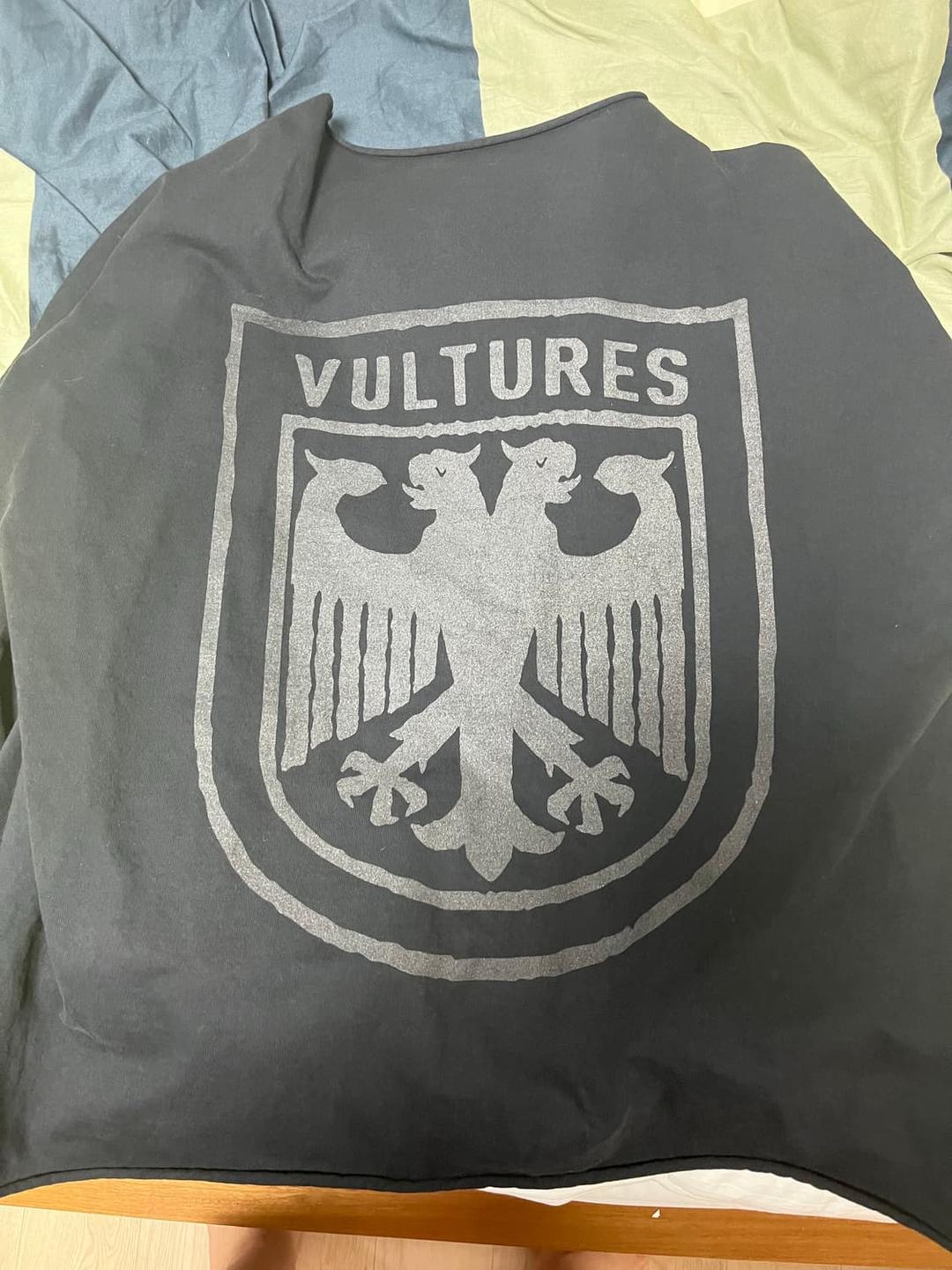 (2)벌쳐스 롱슬리브 | 후루츠패밀리