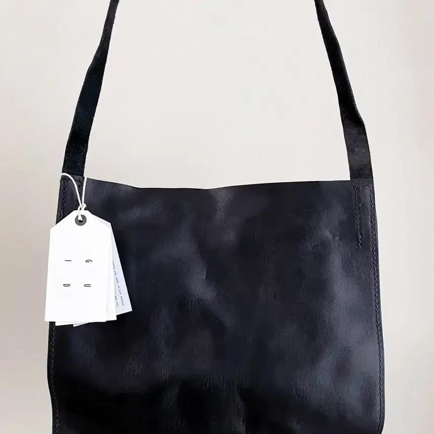 구이디 홀스레더 크로스 백