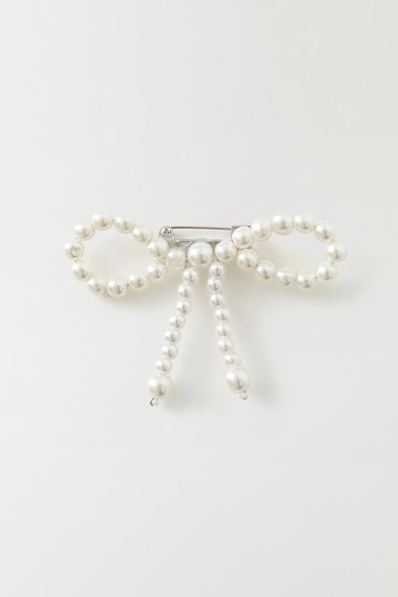 pearl ribbon brooch