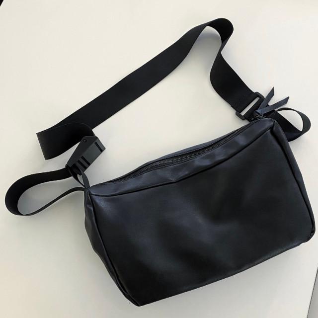 남자 여자 레더 크로스백 미니멀룩 브래디백 미니백 아메카지 옆으로매는가방 매신저 사코슈