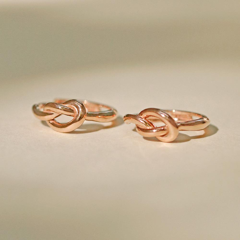 프레첼 하트 귀걸이